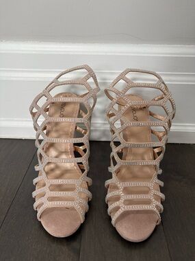 Tevolio Cage Silver Heels Size 8 Prom Wedding Guest Date Night Suede Evening